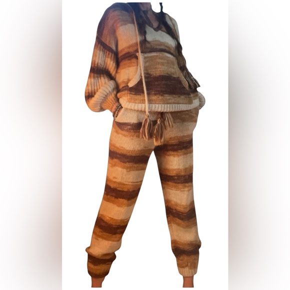 Moon River Sweater Jogger Set - Picture 4 of 5